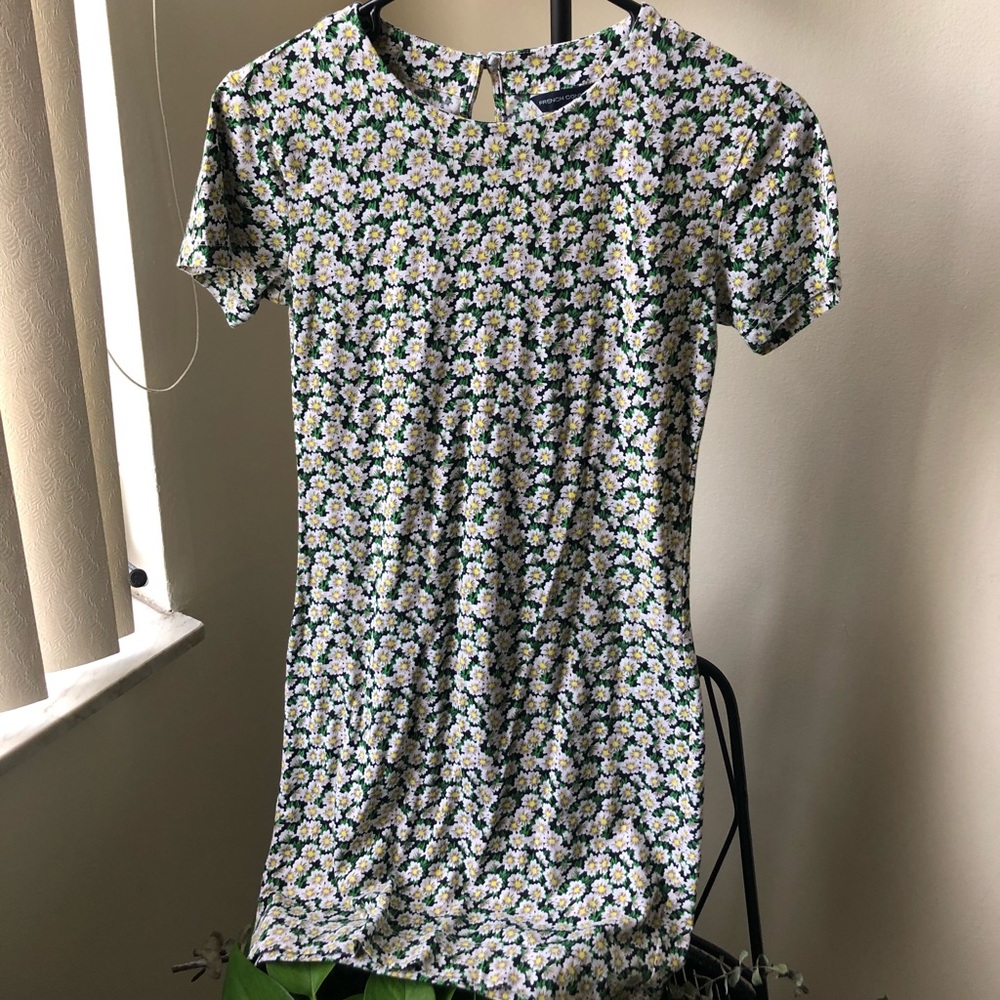 Mini Daisy Dress size 6